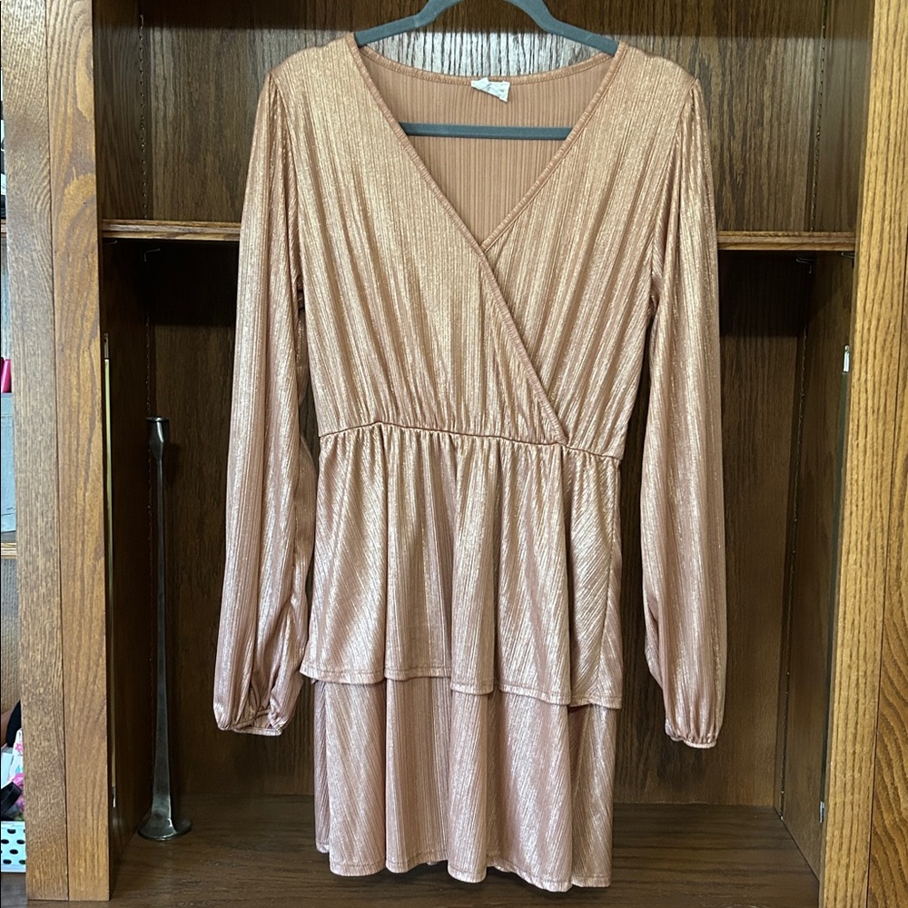 Peach Love | Rose Gold Long Sleeve Tiered Mini Dress | V-Neck | size M
